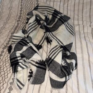 French Black And White Pashmina Oversized Scarf EUC Target